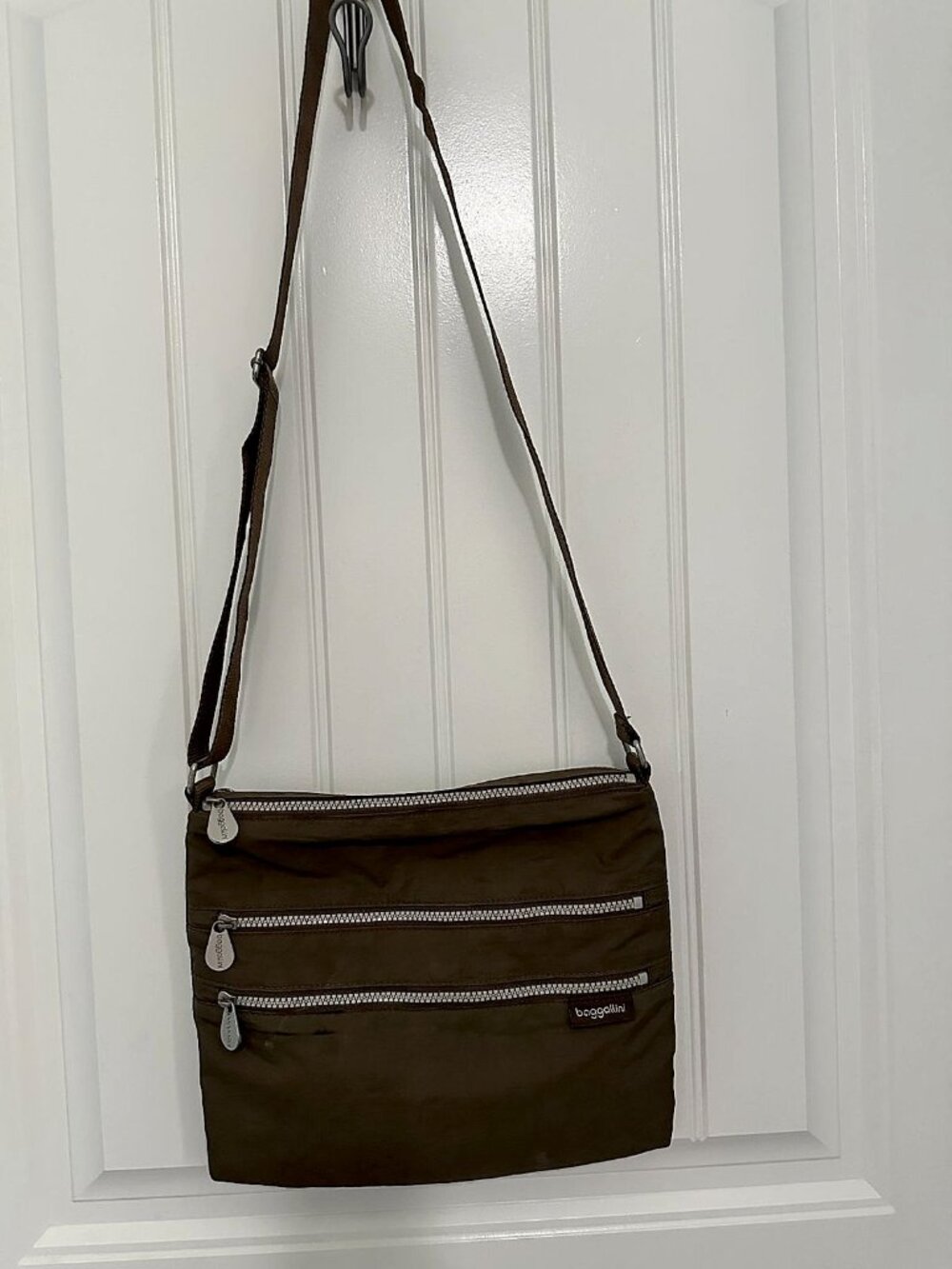 Baggallini Triple Zip Crossbody Bag Khaki Nylon 12 x 11 in Unisex Very Good